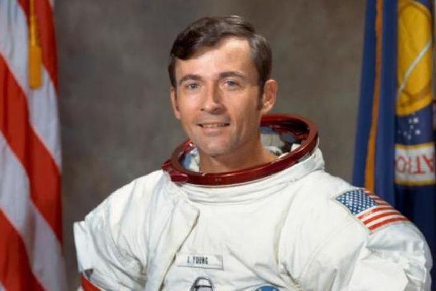 Preminuo John Young, astronaut koji je prošetao Mjesecom i prokrijumčario sendvič u orbitu