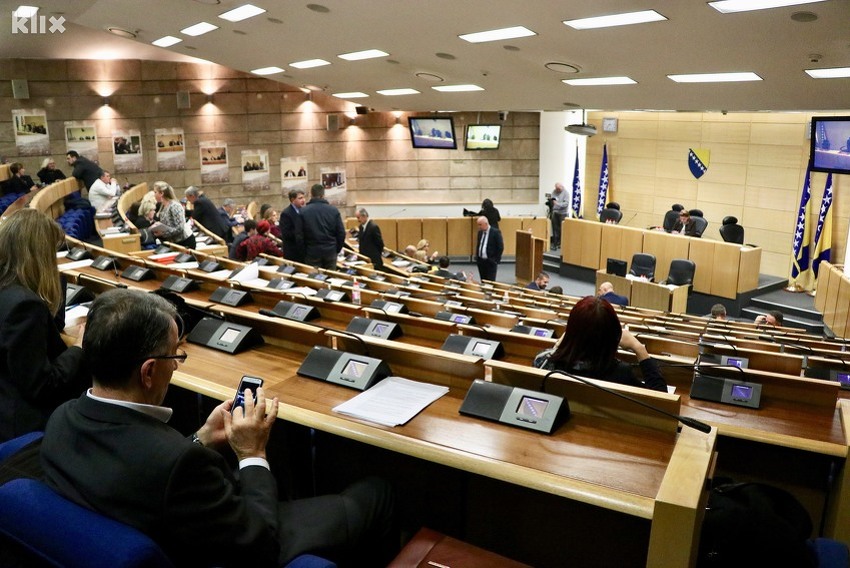SDP i DF zakazali vanrednu sjednicu Parlamenta FBiH o zakonu o izbornim jedinicama