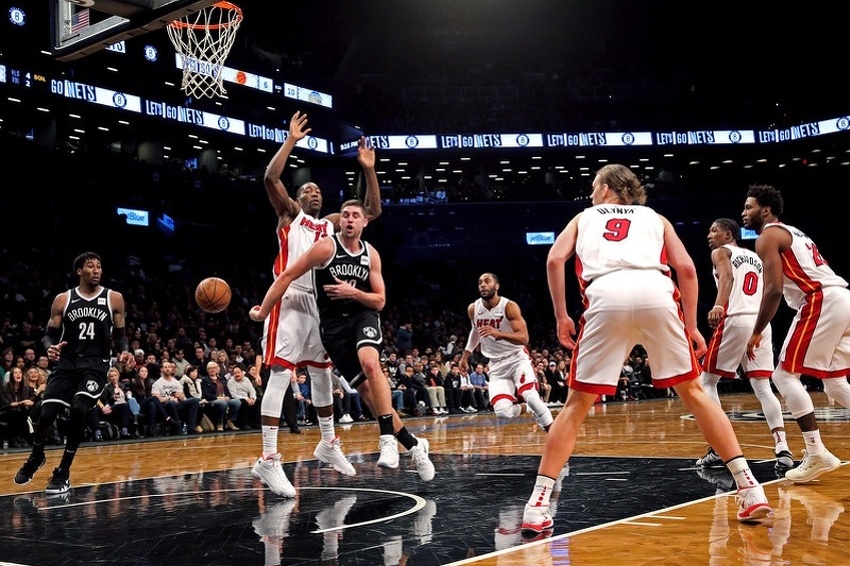 Raptorsi bolji od Spursa, Lakersi nadigrali Indianu
