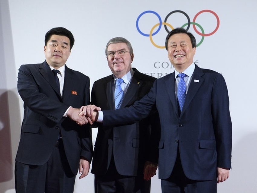 Ministri sporta iz Južne i Sjeverne Koreje s Thomasom Bachom (Foto: EPA-EFE)