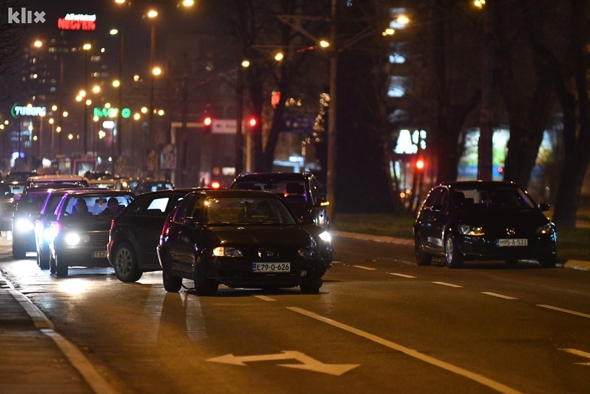 Sarajevo: U sudaru tri automobila povrijeđene dvije osobe