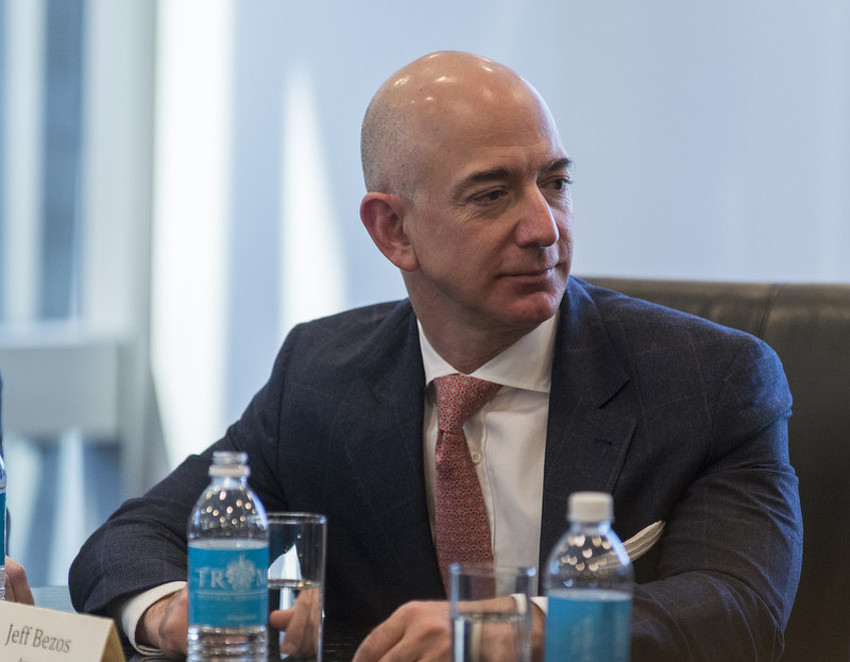 Osnivač Amazona Jeff Bezos je milijarder, a i danas umjesto stola koristi vrata
