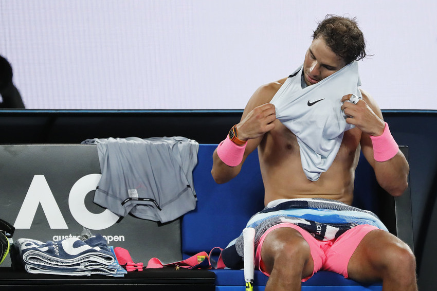 Nadal najmanje tri sedmice van terena