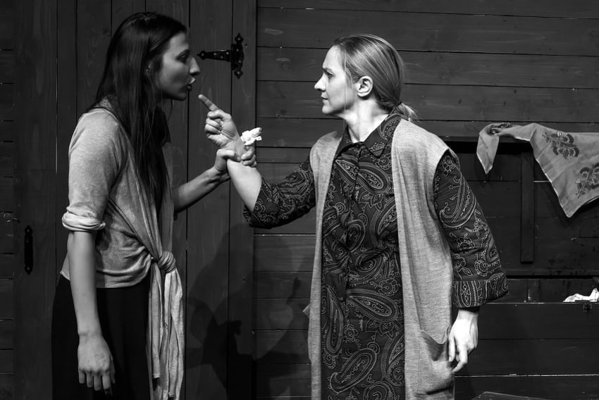 Prst u anusu zene prst u anusu zene