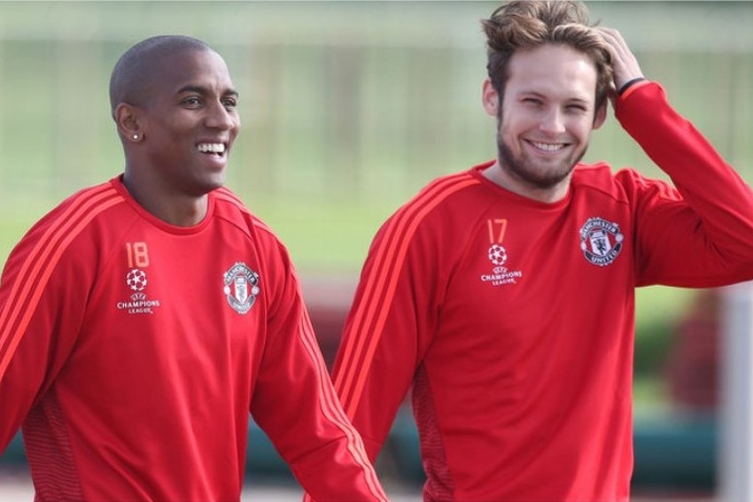 Ashley Young i Daley Blind (Foto: Twitter)