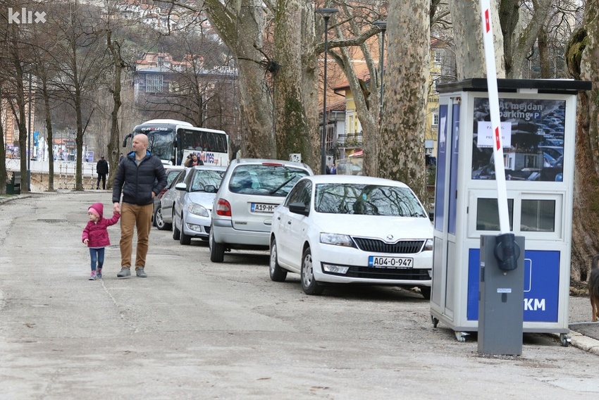 Parking kod At Mejdana (Foto: D. S./Klix.ba)