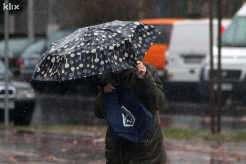 Narandžasti meteoalarm u većem dijelu BiH zbog obilne kiše i jakog vjetra