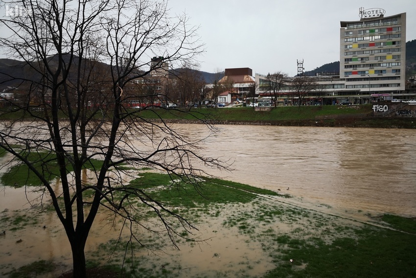 Rijeka Bosna u Zenici (Foto: E. M./Klix.ba)