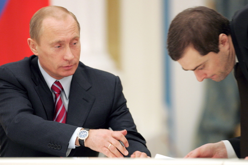 Vladimir Putin i Vladislav Surkov (Foto: EPA-EFE)