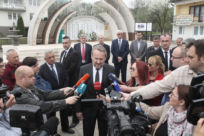 Bakir Izetbegović u Ahmićima (Foto: E. M./Klix.ba)