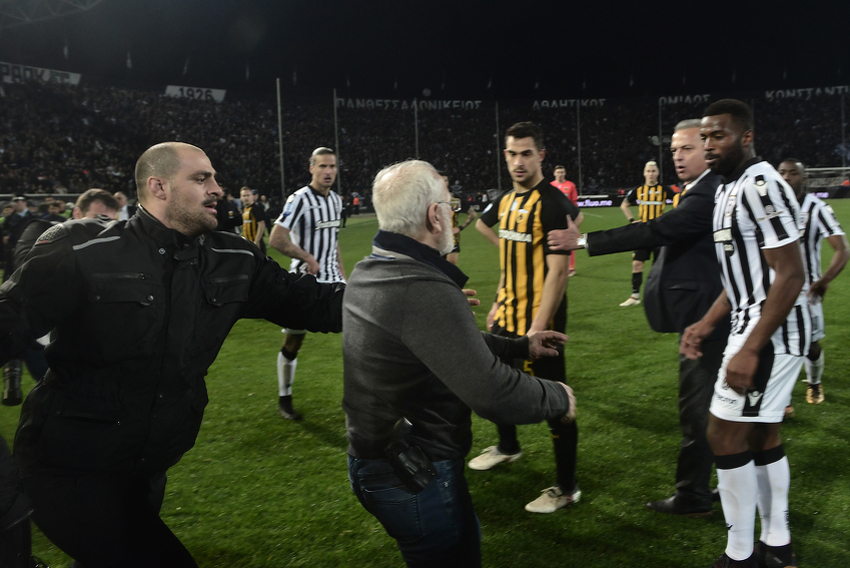 Detalj s posljednjeg susreta PAOK-a i AEK-a (Foto: AFP)