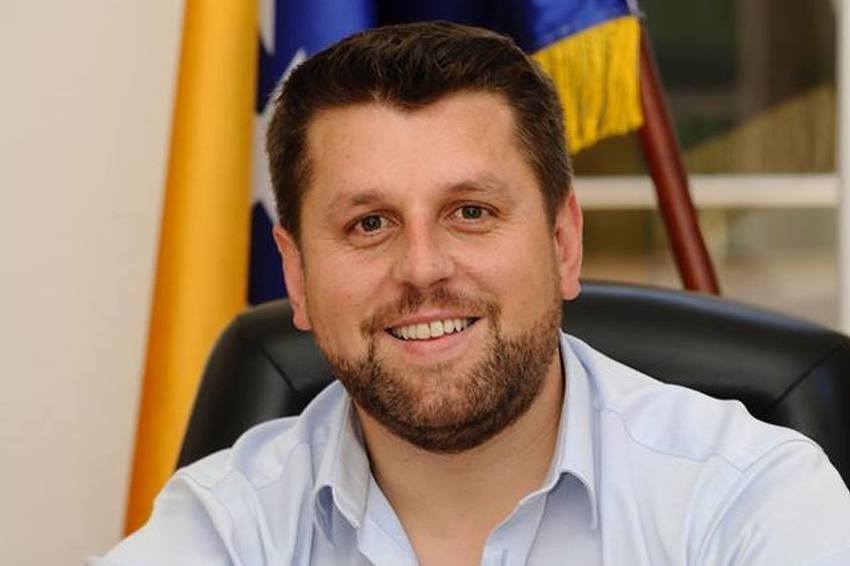 Duraković prikupio potpise za kandidaturu za predsjednika RS: Ponosim se ovom odlukom
