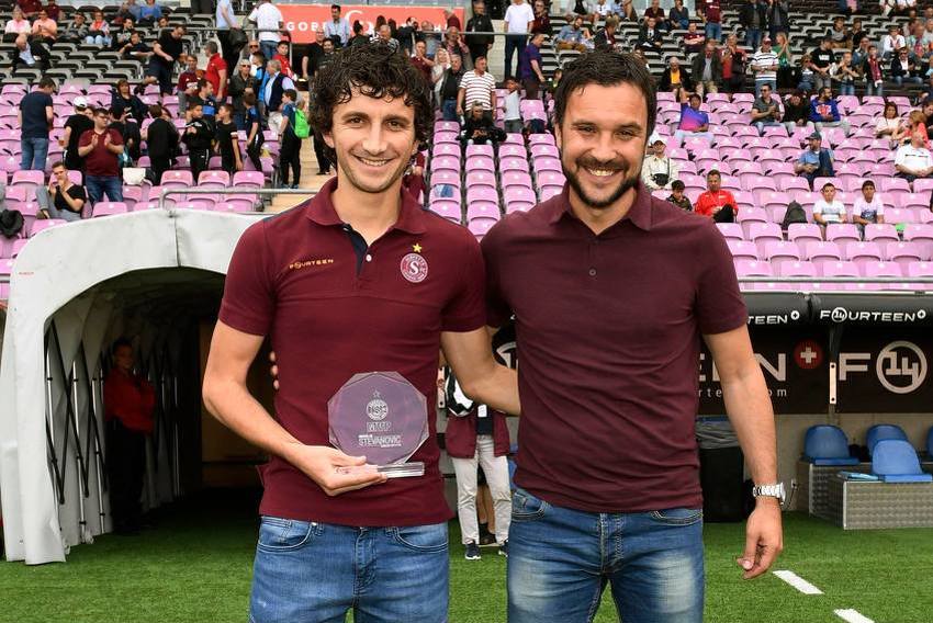 Stevanović primio nagradu za najboljeg ovosezonskog igrača Servettea (Foto: FC Servette)