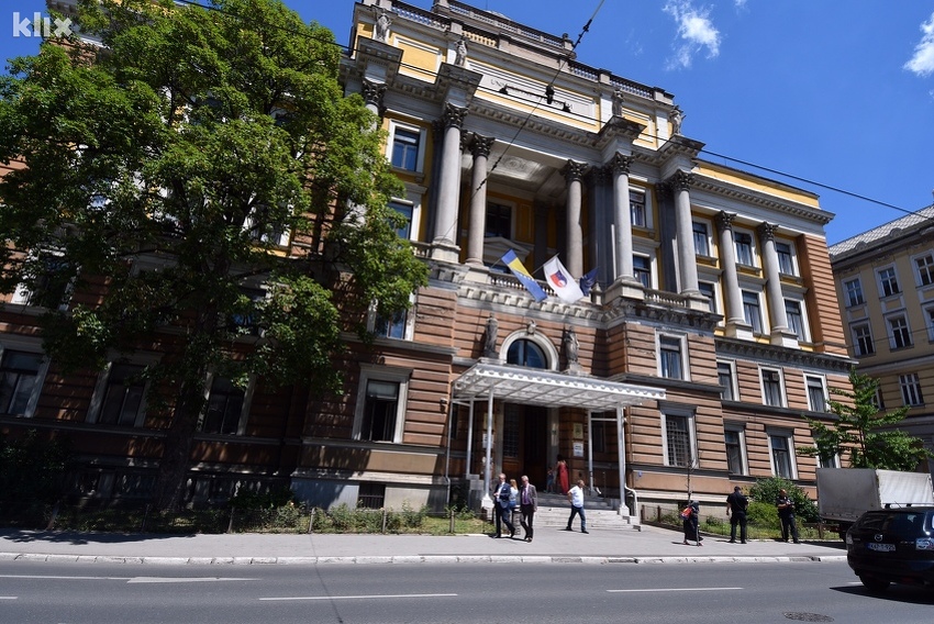UNSA objavio konkurs za upis 11.278 studenata