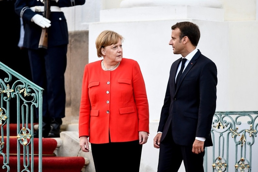 Merkel i Macron (Foto: EPA-EFE)