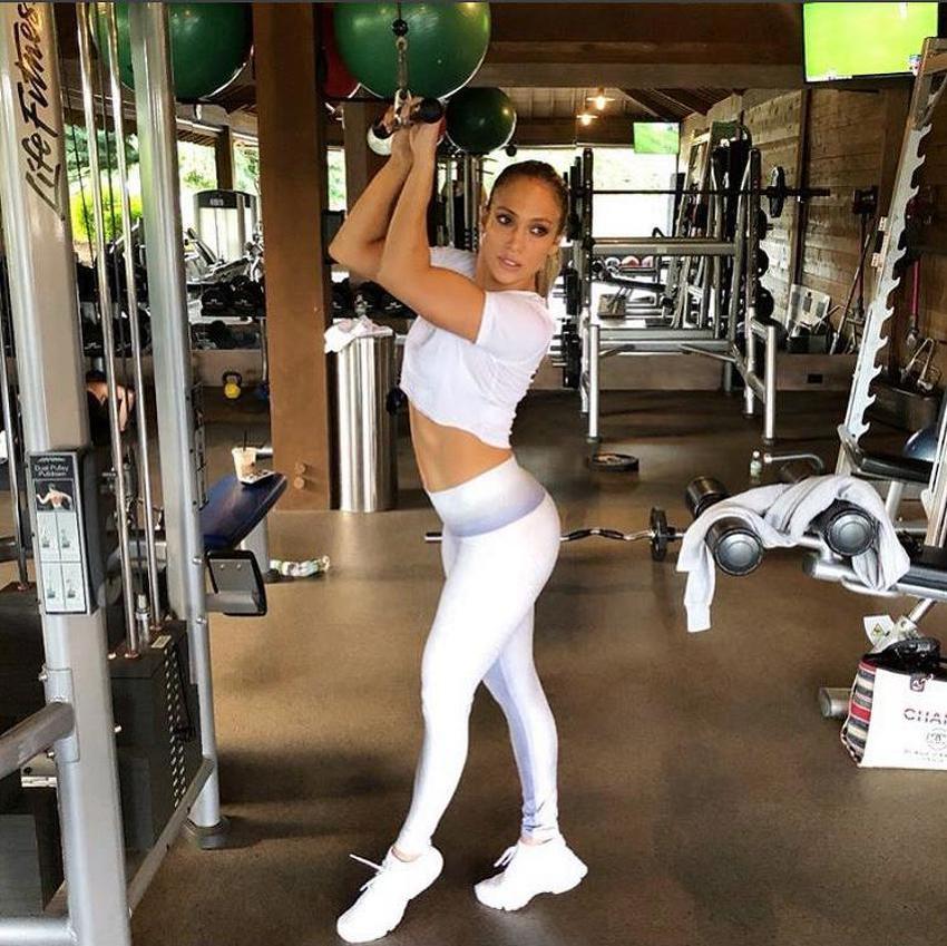 Jennifer Lopez pokazala da i u 48. godini ima "čeličnu" figuru