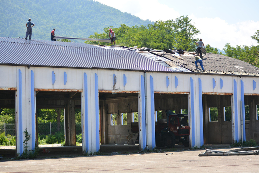 U Potočarima počela adaptacija objekata za fabriku stolica