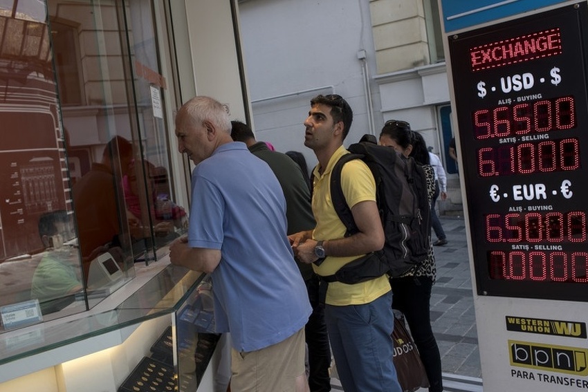 Kolaps turske lire: Centralna banka spremna da interveniše