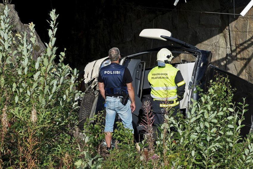 Finska: Autobus sletio s nadvožnjaka i pao na željezničku prugu, najmanje četiri osobe poginule