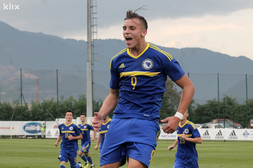 Ermedin Demirović je postigao jedan od dva pogotka za BiH (Foto: Arhiv/Klix.ba)
