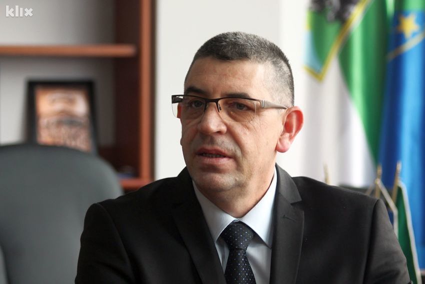 NaÄelnik Srebrenika nakon Å¡to je iskljuÄen iz SDA: Nisam želio upoÅ¡ljavati podobne