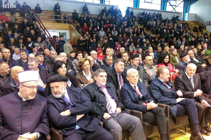 U Zenici oblježena 26. godišnjica Sedme muslimanske brigade, jedan borac izazvao incident