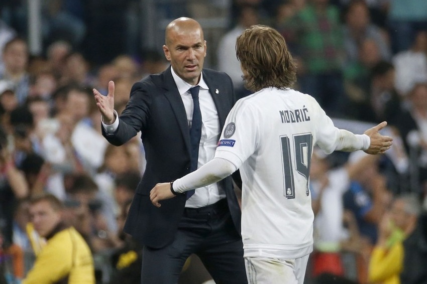 Zidane i Modrić (Foto: EPA-EFE)