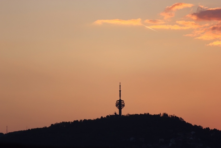 Iznajmljuje se prostor u objektu tornja Hum u Sarajevu, pogodan za ...