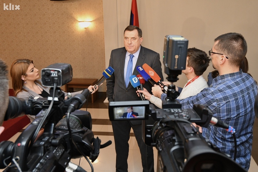 Dodik: Ukoliko Bošnjaci budu spremni na izmjene Zakona o zastavi, imamo rješenje