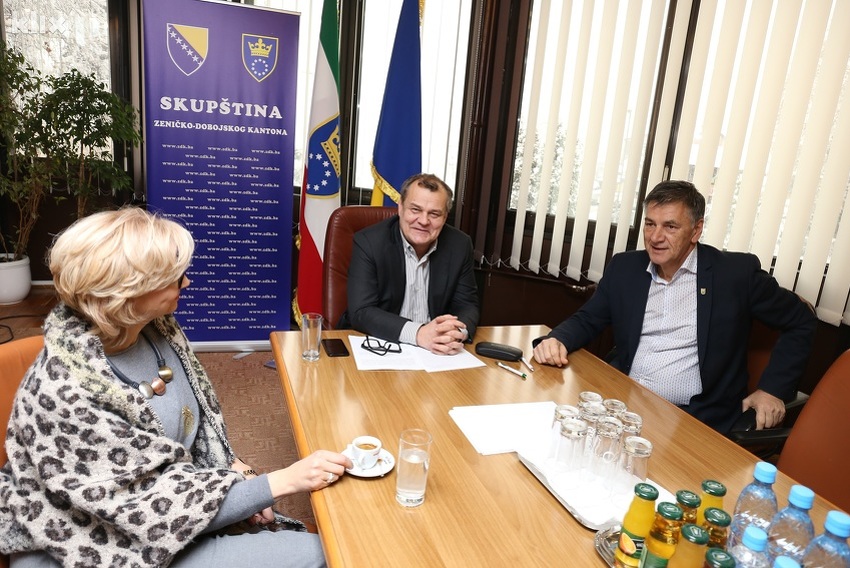 Kasumović na sastanku s Ismetom Sarajlićem i Sanjom Renić (Foto: Klix.ba)