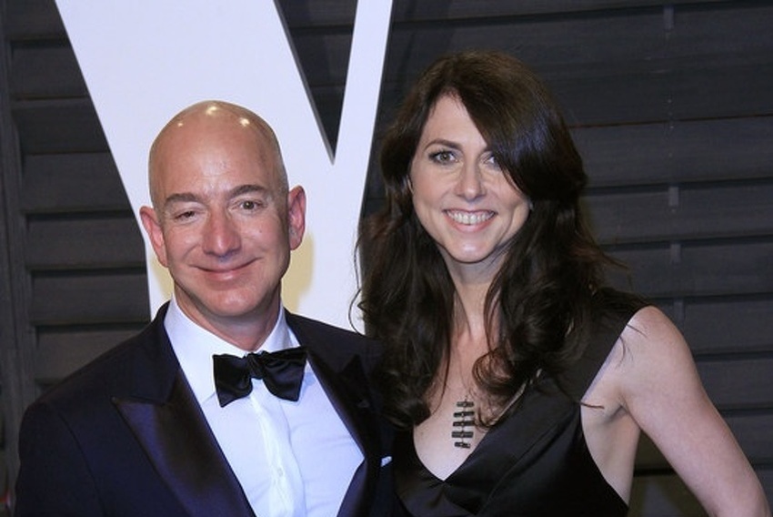 Jeff i MacKenzie Bezos (Foto: EPA-EFE)