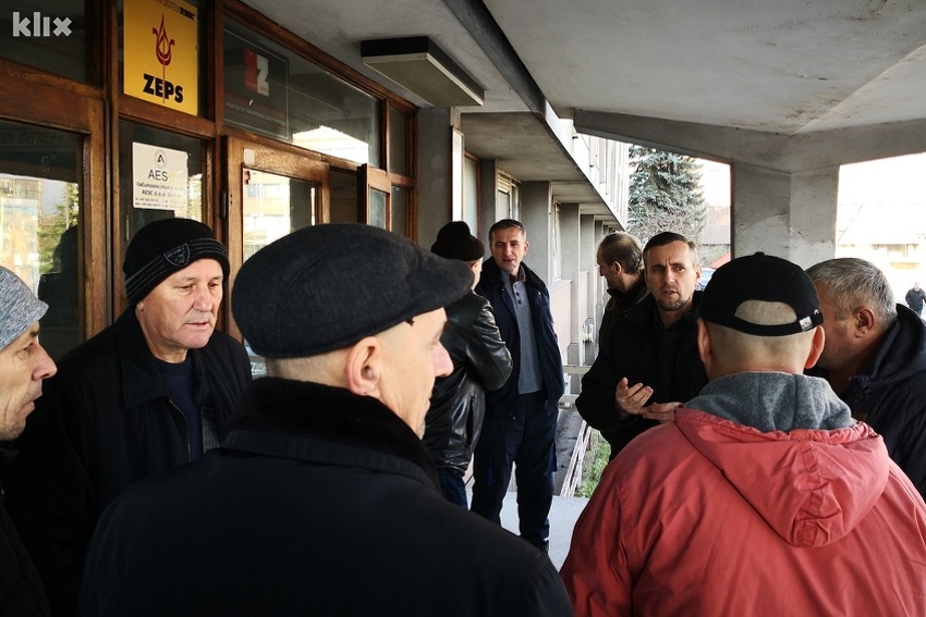 Detalj s današnjeg protesta radnika Željezare (Foto: E. M./Klix.ba)
