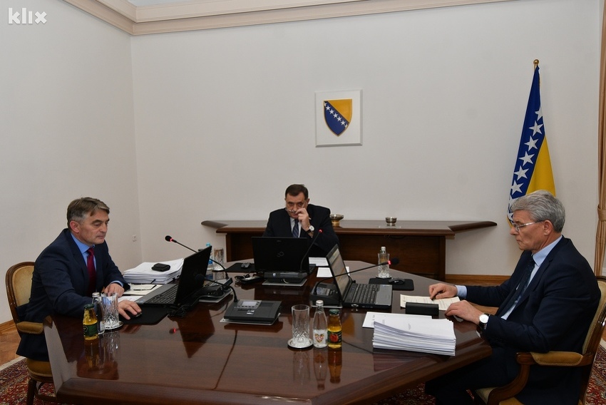 Predsjedništvo BiH nudi 213.000 KM za avionske karte u 2019. godini