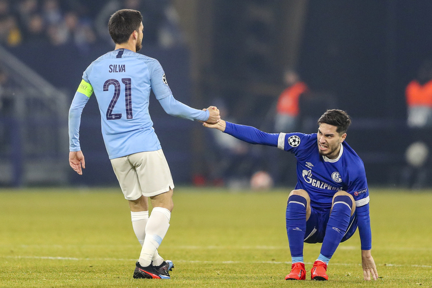 Nema protekcije za "velike": Arbitar uz pomoÄ VAR-a dosudio penal za Schalke protiv Cityja