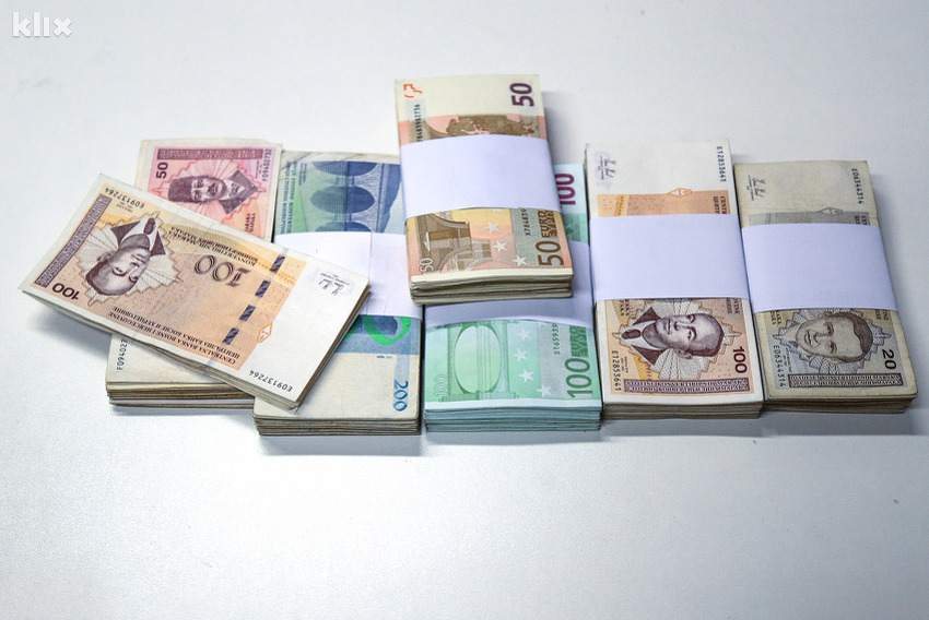 ProsjeÄna plata u Bosni i Hercegovini prvi put preÅ¡la 900 KM