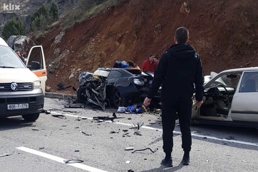 Jedna osoba poginula, a tri teško povrijeđene u saobraćajnoj nesreći kod Mostara