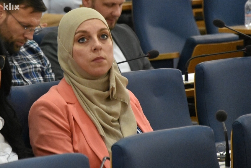 Samra Cosic Facebook deblokirao profil zastupnice SDA Samre Ćosović-Hajdarević