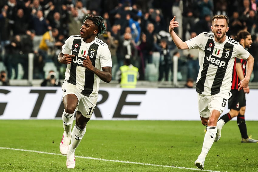 Moise Kean i Miralem Pjanić (Foto: AFP)