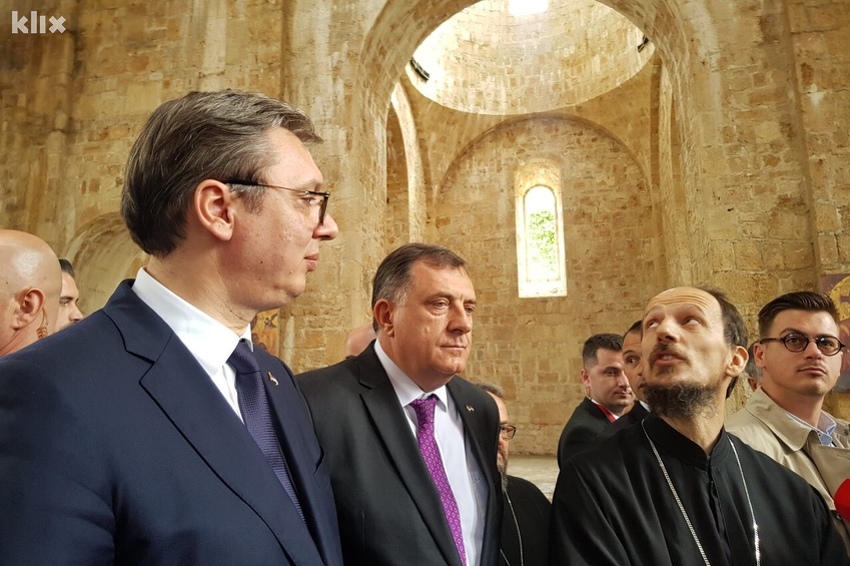 Dodik i Vučić tokom obilaska Saborne crkve u Mostaru (Foto: R. D./Klix.ba)