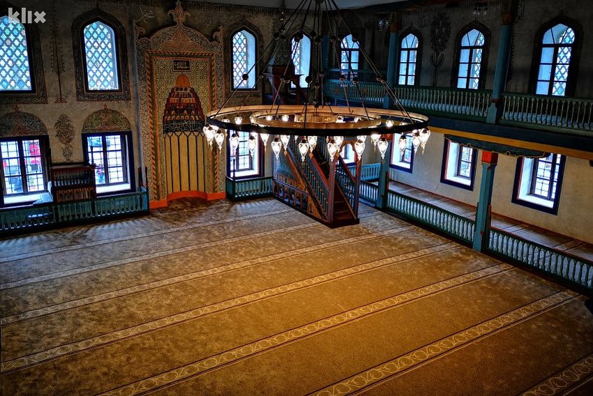 Unutrašnjost Šarene džamije u Travniku (Foto: E. M./Klix.ba)