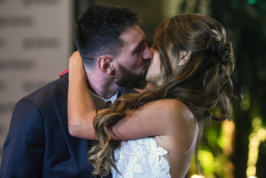 Messi se dvije decenije kasnije oženio Antonelom (Foto: AFP)