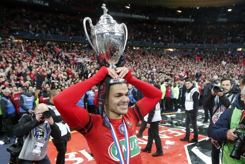 Hatem Ben Arfa s trofejom pobjednika Kupa Francuske (Foto: EPA-EFE)