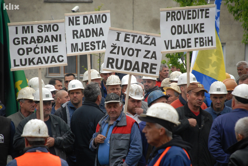 Detalj s protesta rudara u Lukavcu (Foto: Arhiv/Klix.ba)