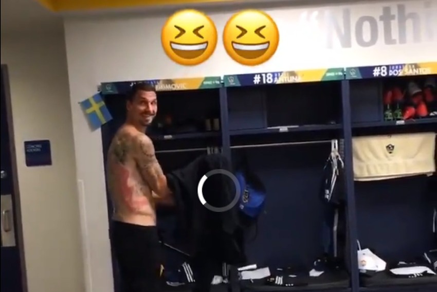 Ibrahimović u svlačionici Galaxyja (Foto: Screenshot)