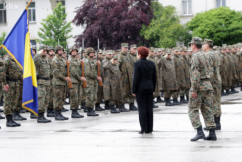 Ministarstvo odbrane o Komšićevom prijedlogu: Vojska može na granicu, ali to zahtijeva dodatna sredstva