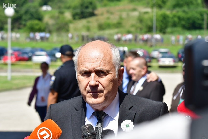 Rezultat slika za Inzko: Zalagat Äu se za usvajanje zakona o zabrani negiranja genocida