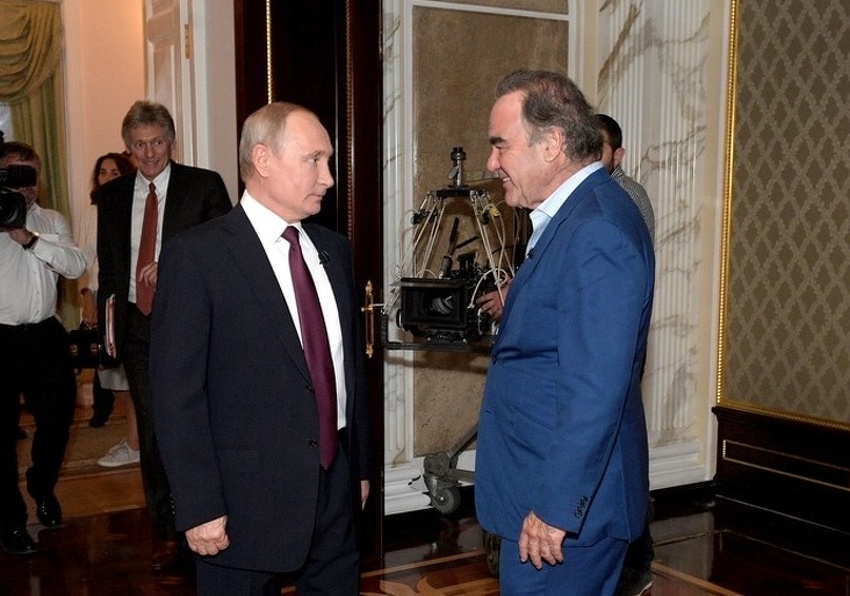 Vladimir Putin i Oliver Stone (Foto: EPA-EFE)