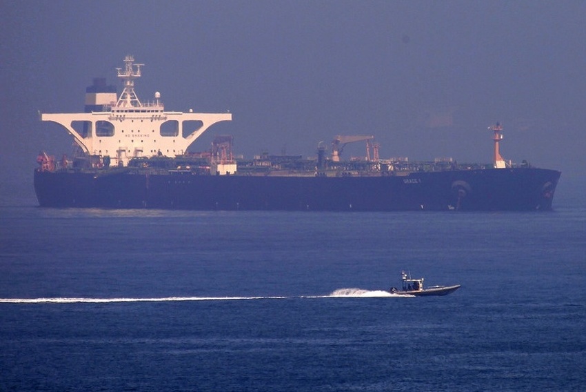 Tanker napušta obale Gibraltara (Foto: EPA-EFE)