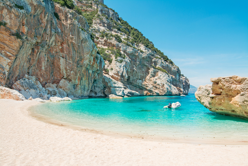 Plaža na Sardiniji (Ilustracija: Shutterstock)