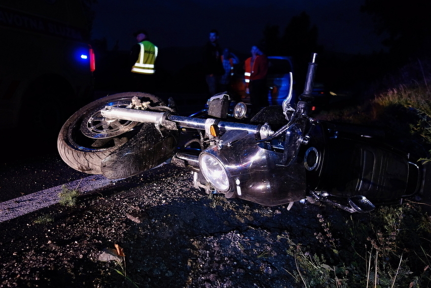 U teškoj saobraćajnoj nesreći u Lukavcu poginuo motociklista